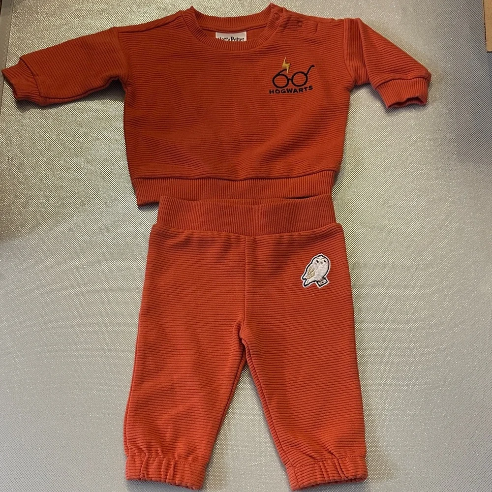 Hogwarts Orange Kids Sweatpants & Joggers Set 0/3 months